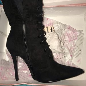 Black laced bootie